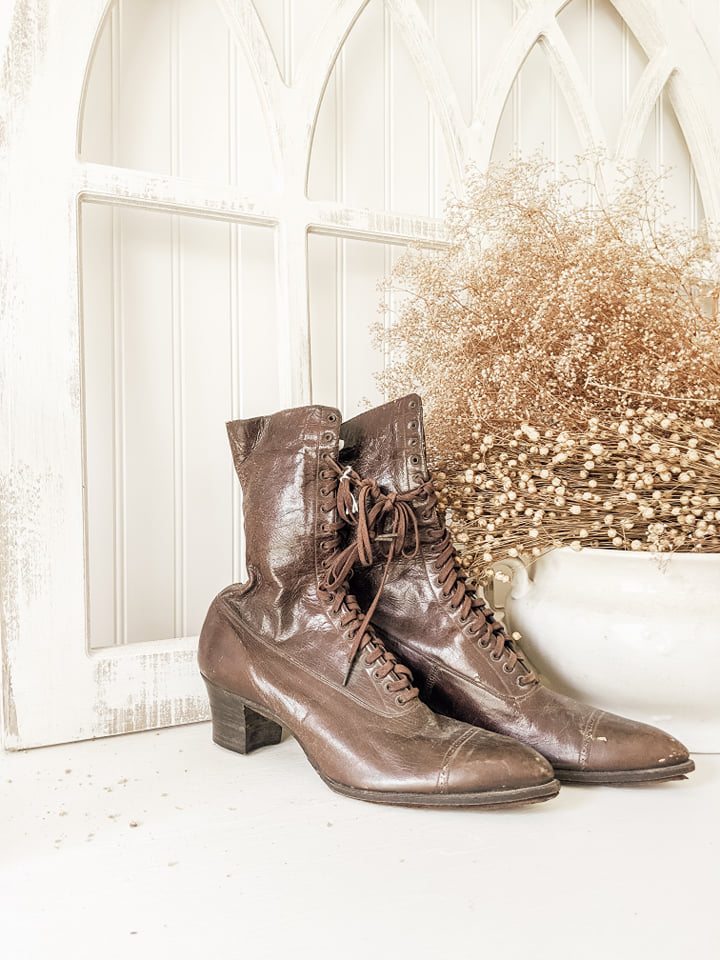 Vintage Women's Boots - A Charming Mess Blog